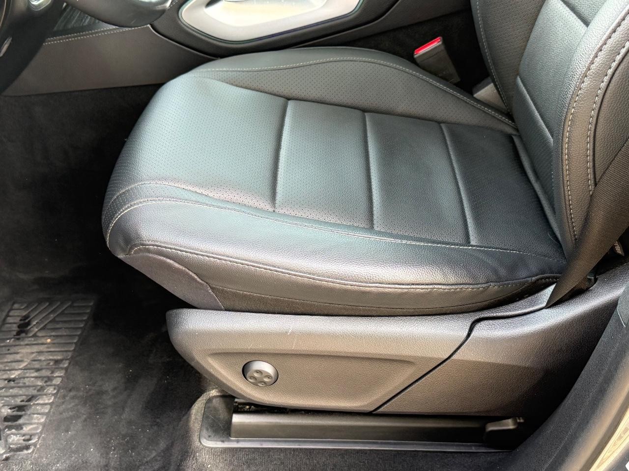 Mercedes-Benz GLS Vehicle Image 22