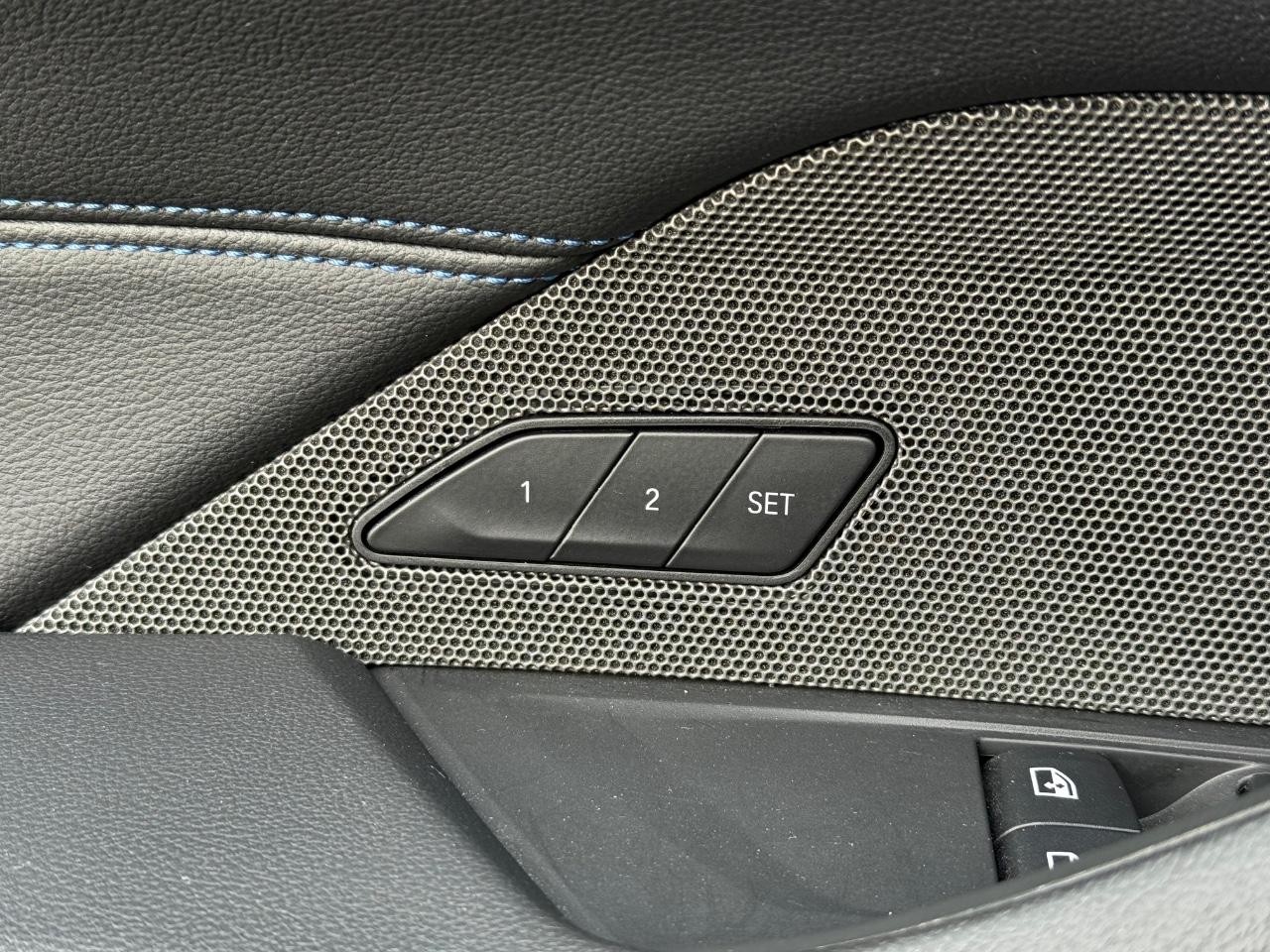 BMW 4 Series Vehicle Image 15