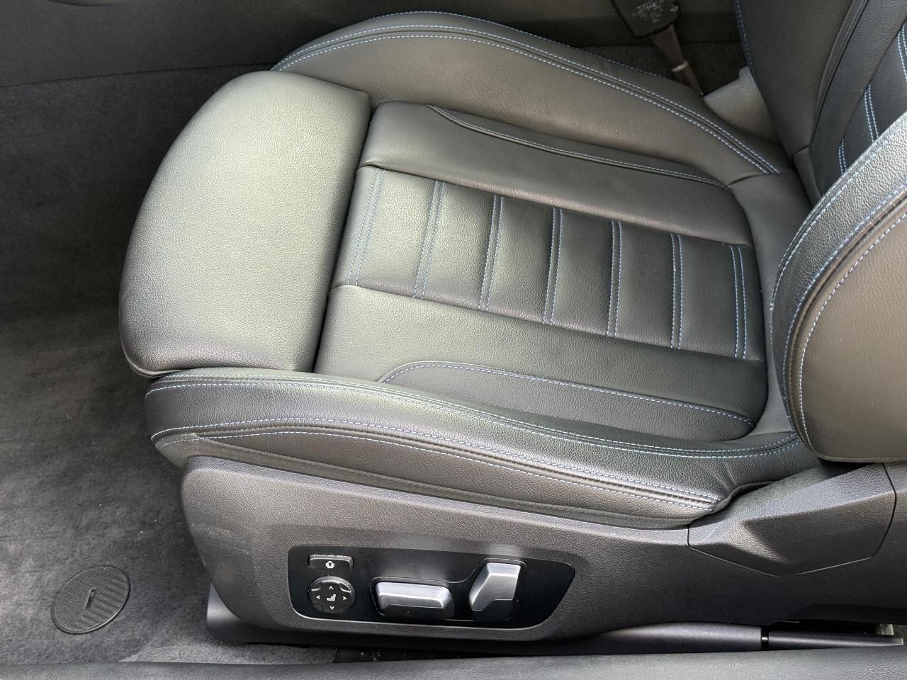 BMW 4 Series Vehicle Image 23