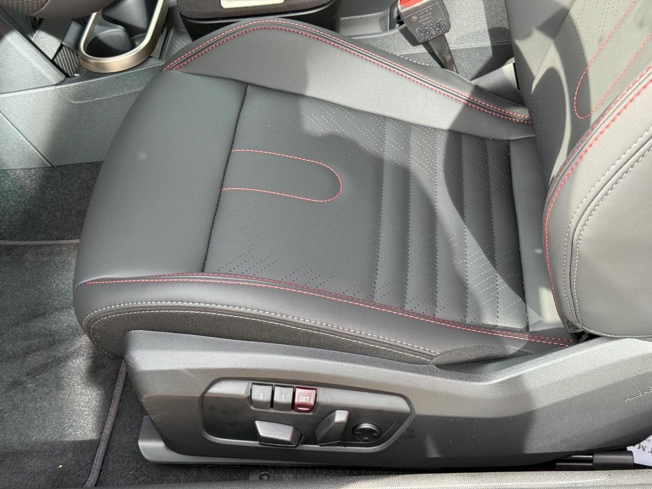 MINI Convertible Vehicle Image 17