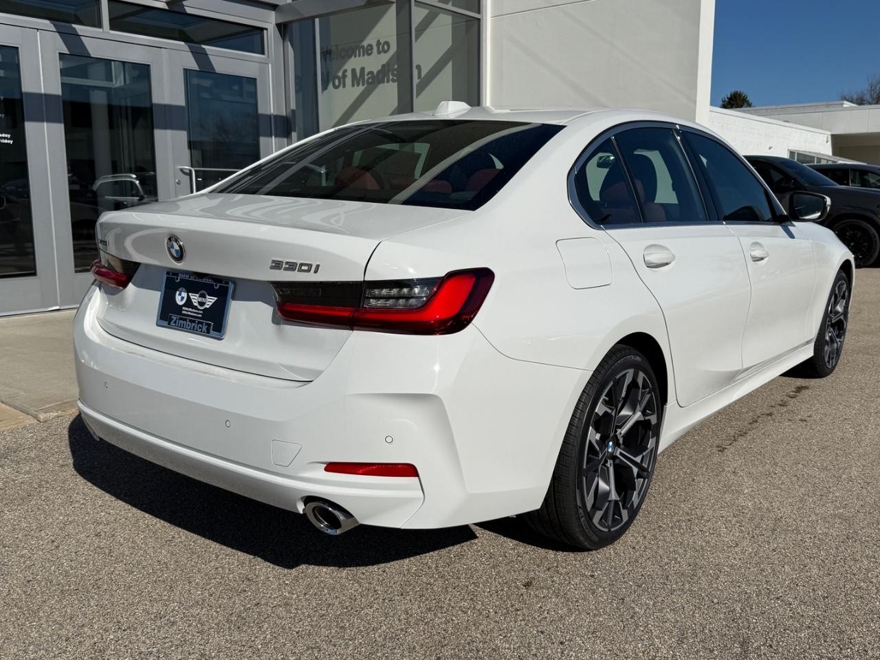 BMW 3 Series Vehicle Image 03