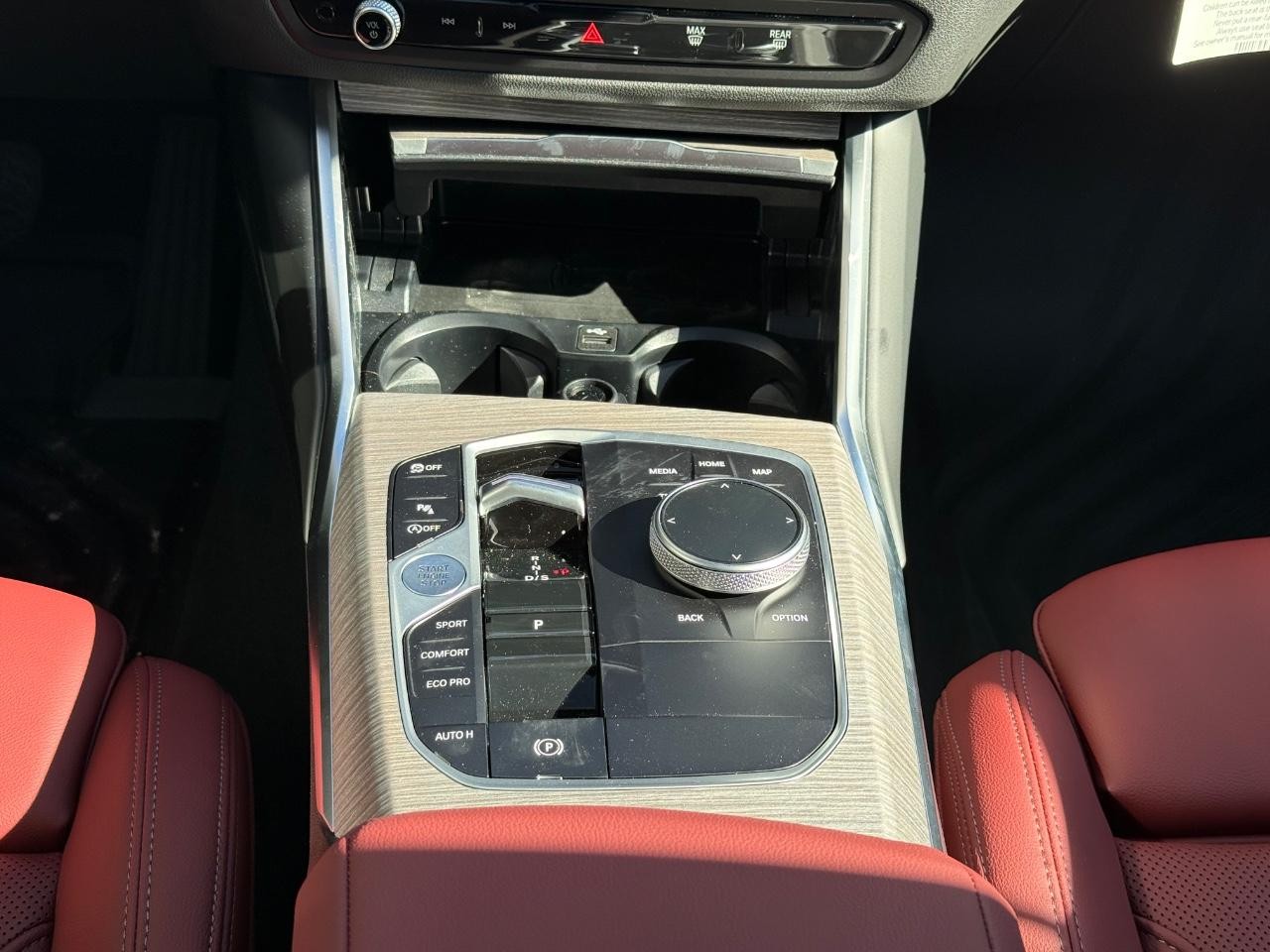 BMW 3 Series Vehicle Image 08