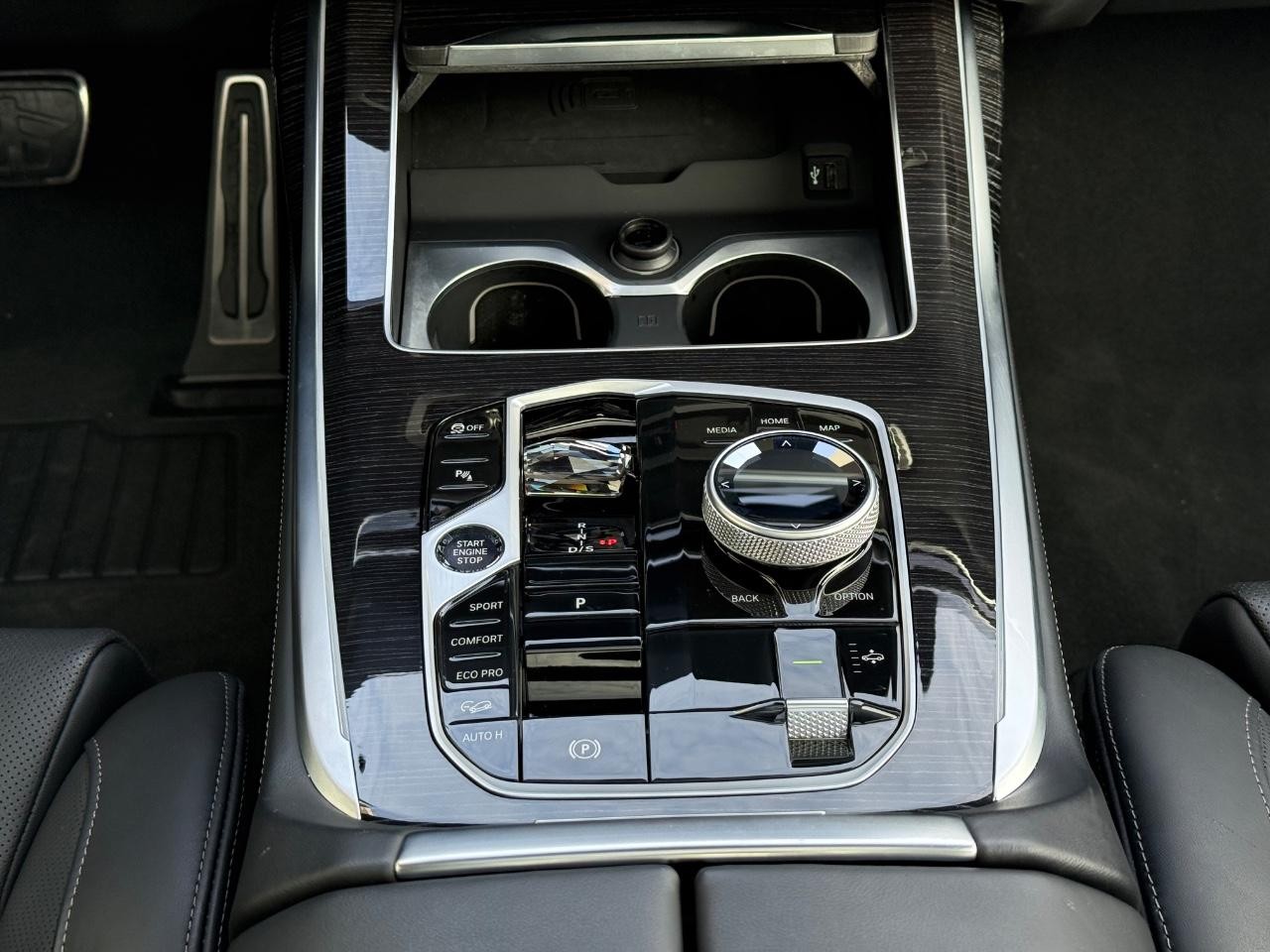 BMW X7 Vehicle Image 12