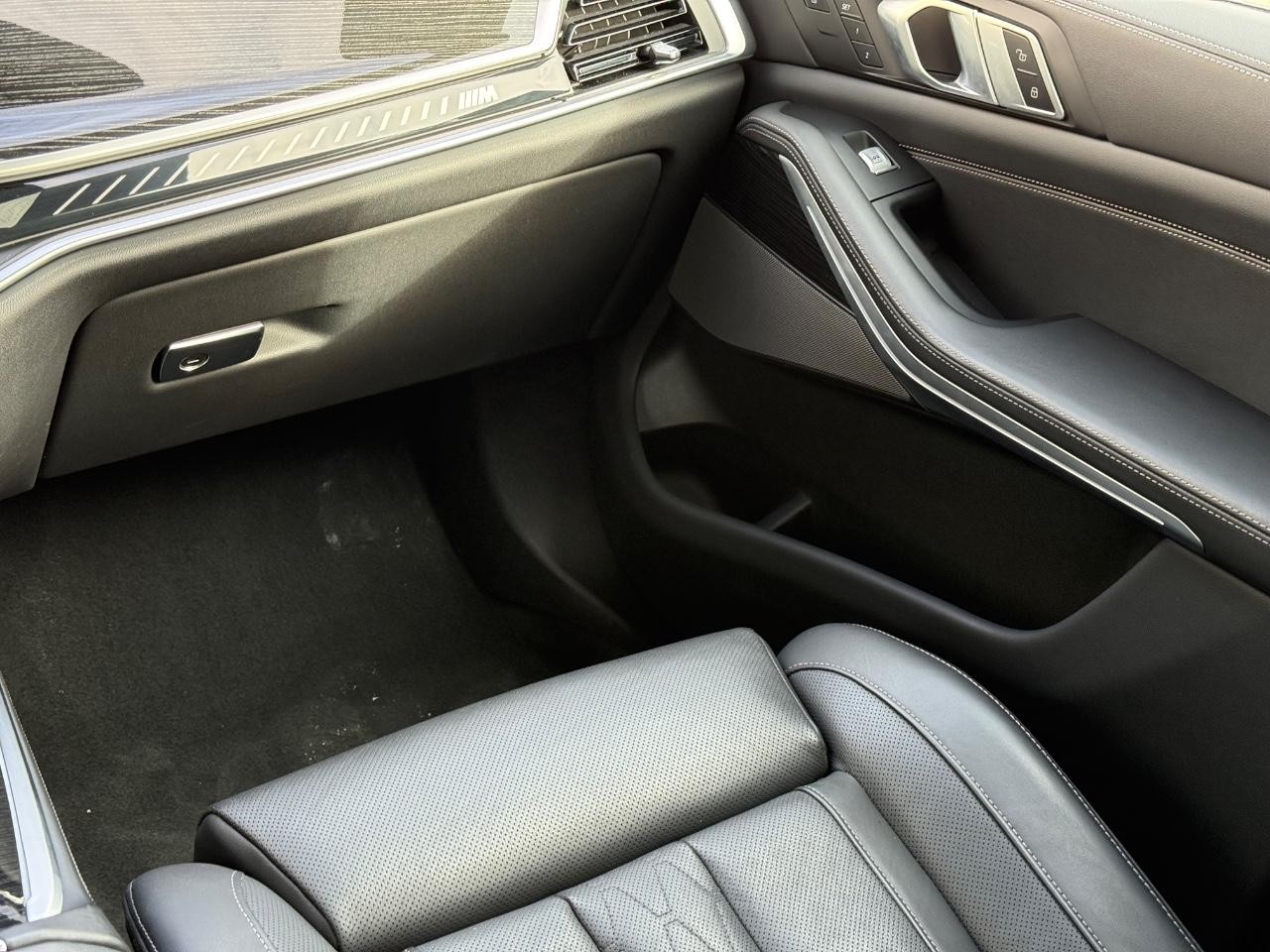 BMW X7 Vehicle Image 14