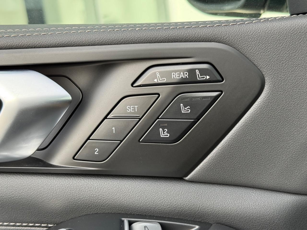 BMW X7 Vehicle Image 15