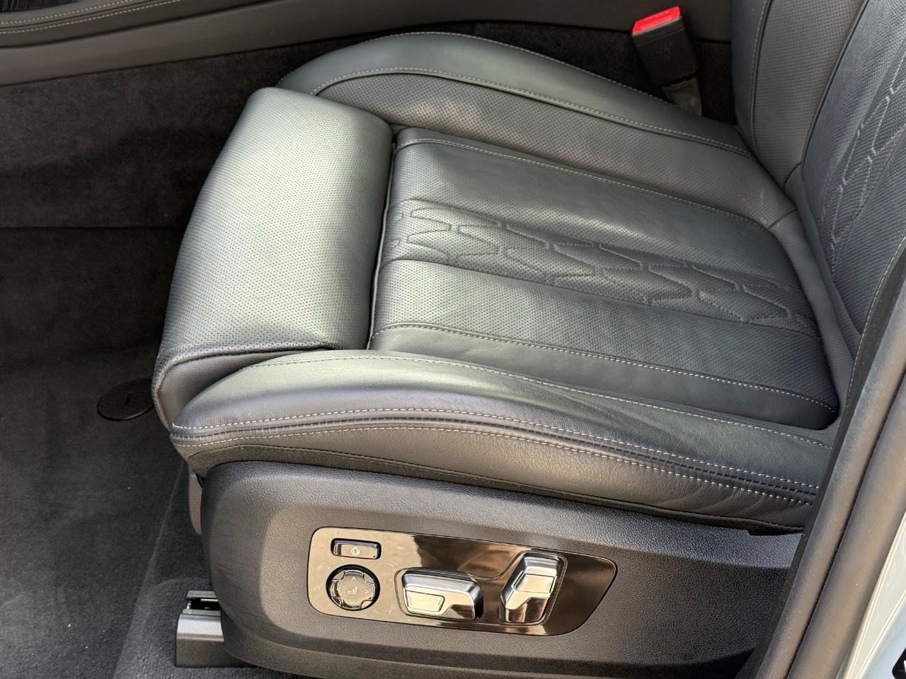 BMW X7 Vehicle Image 22