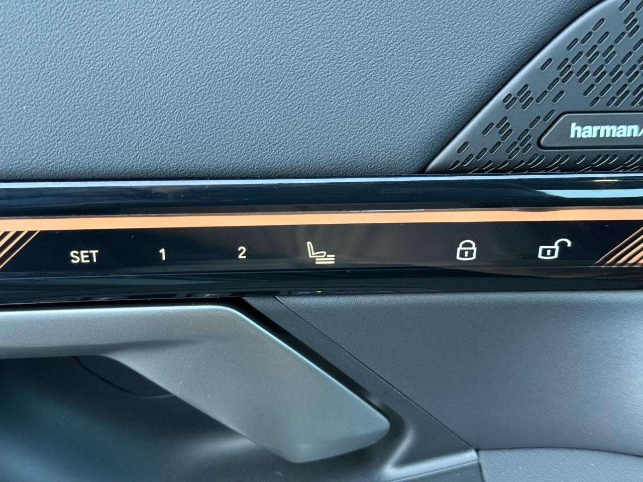 BMW 5 Series Vehicle Image 15