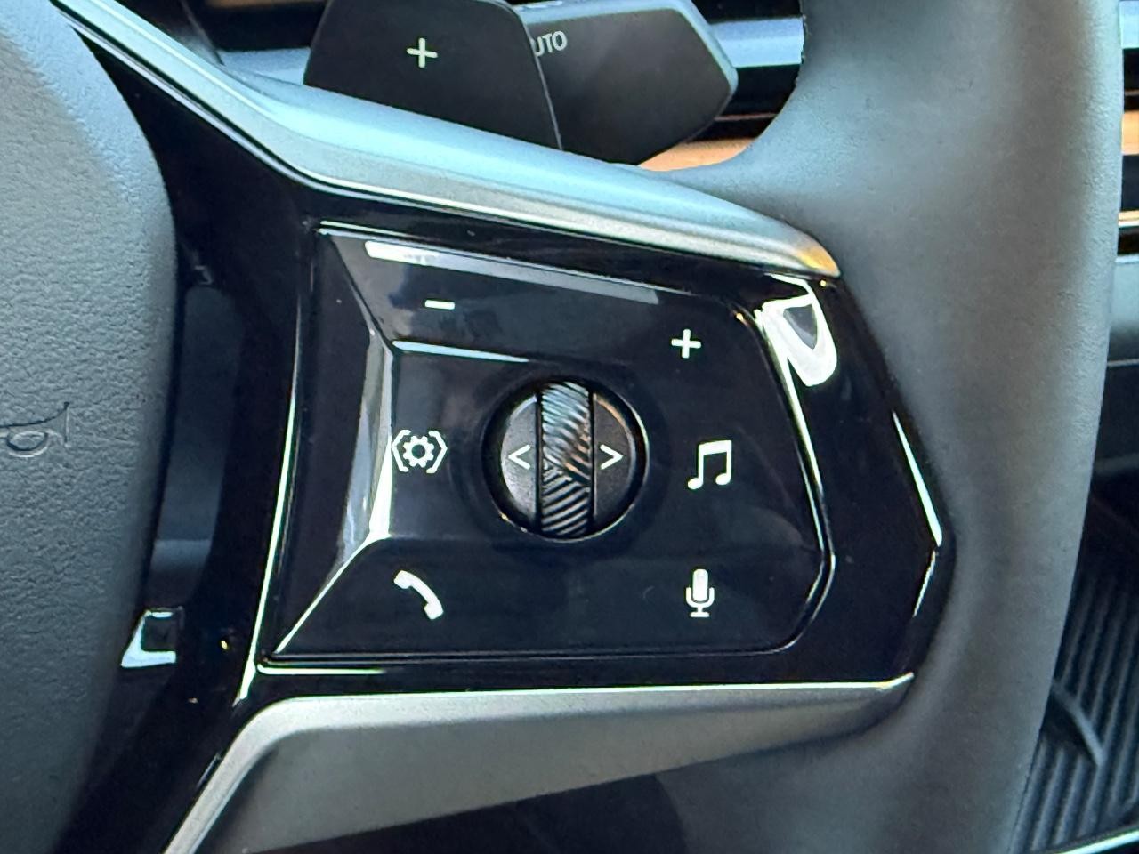 BMW 5 Series Vehicle Image 17