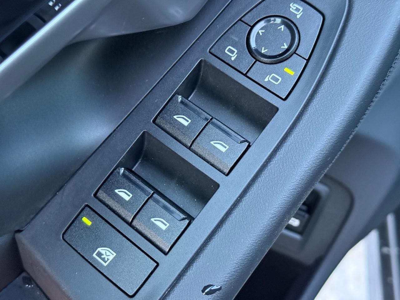 BMW 5 Series Vehicle Image 20