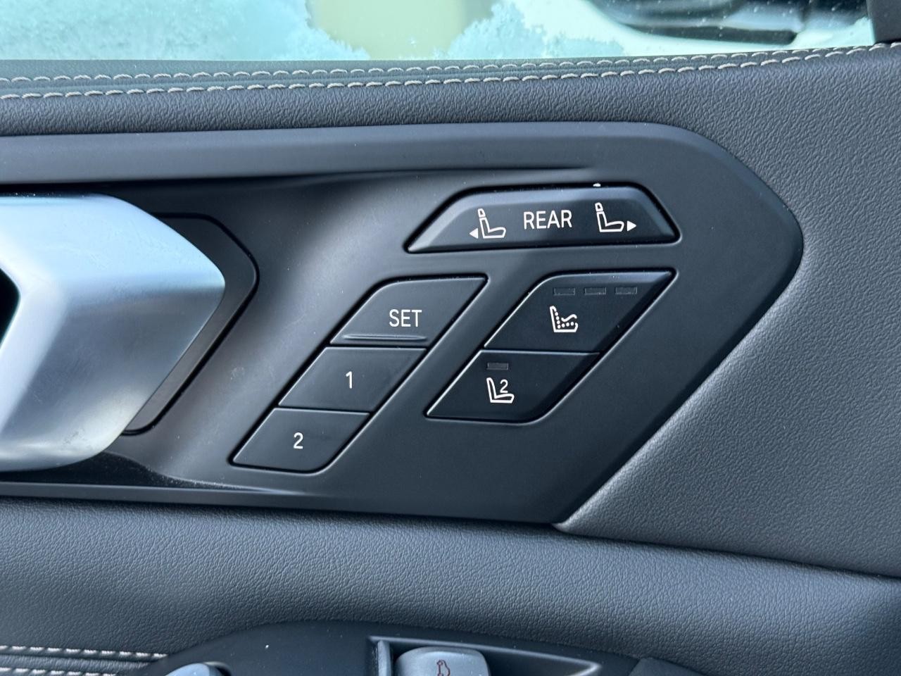 BMW X7 Vehicle Image 15