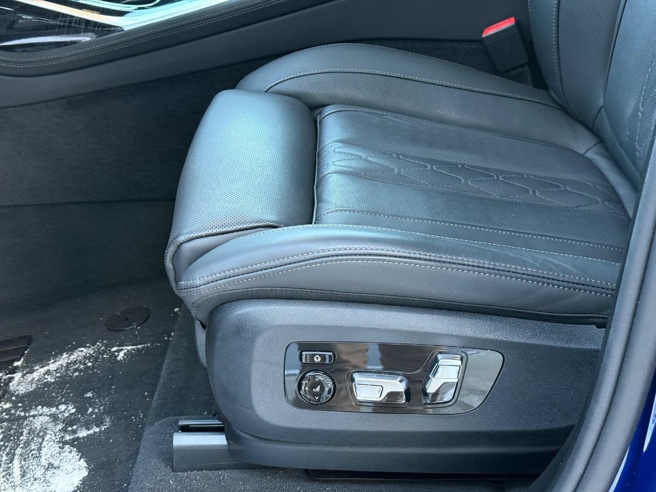 BMW X7 Vehicle Image 22