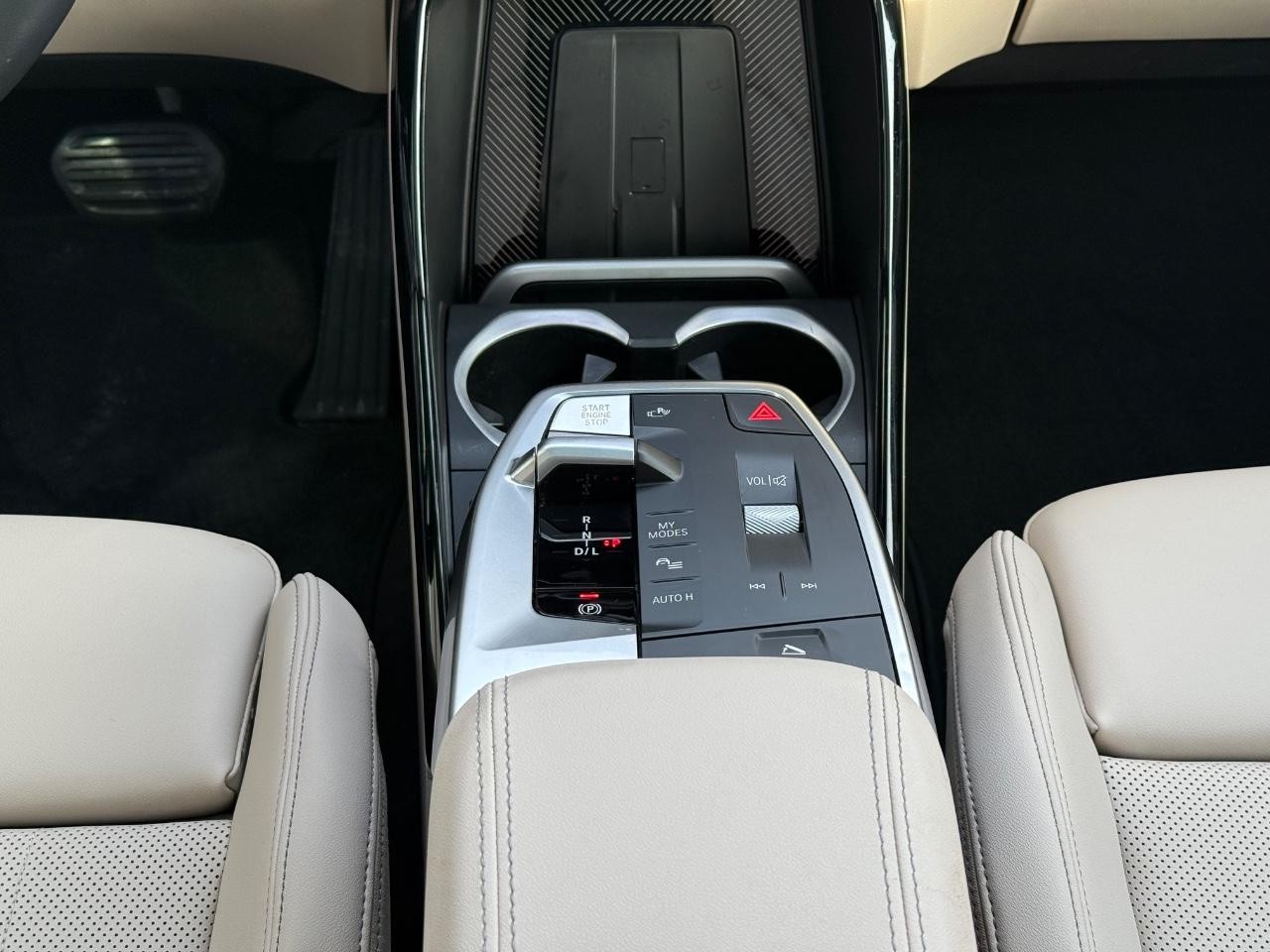 BMW X1 Vehicle Image 13