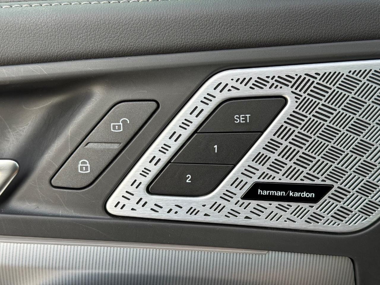 BMW X1 Vehicle Image 15