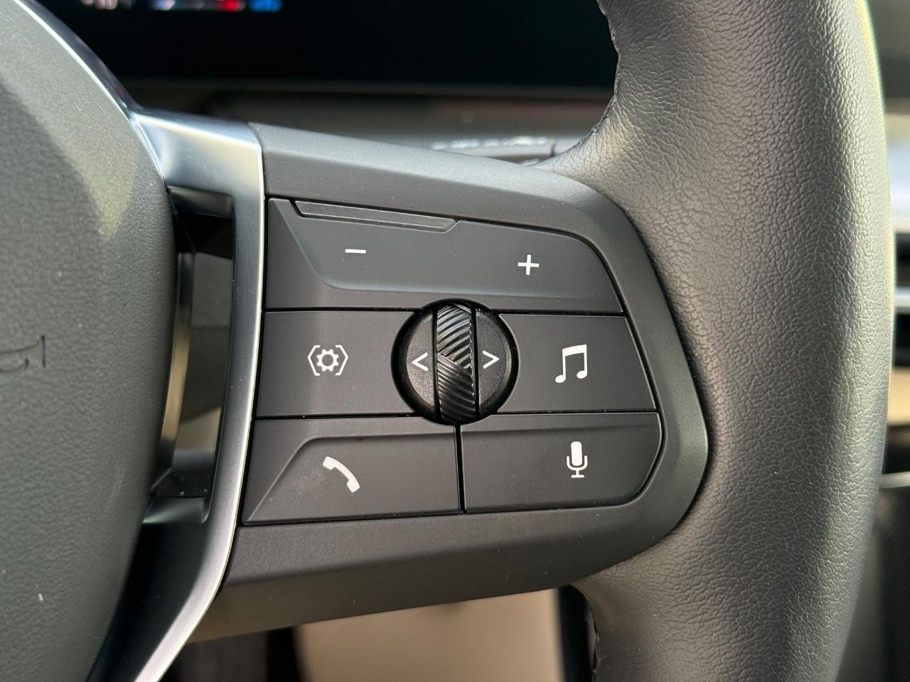 BMW X1 Vehicle Image 17