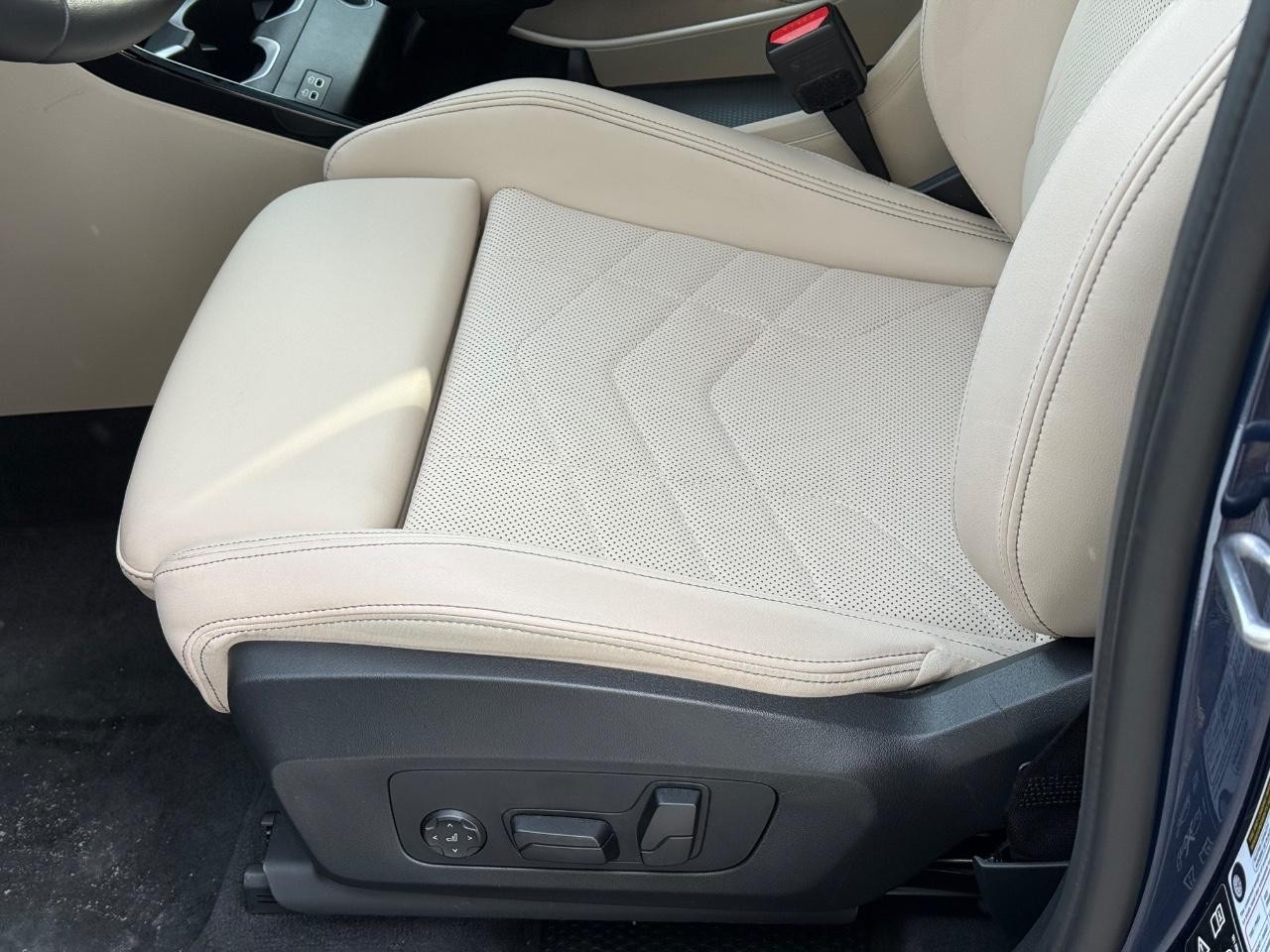 BMW X1 Vehicle Image 21