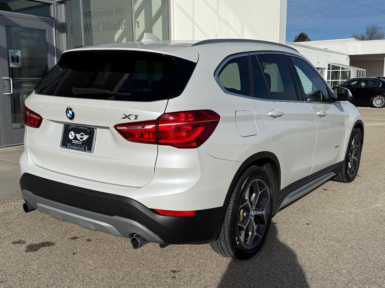 BMW X1 Vehicle Image 03