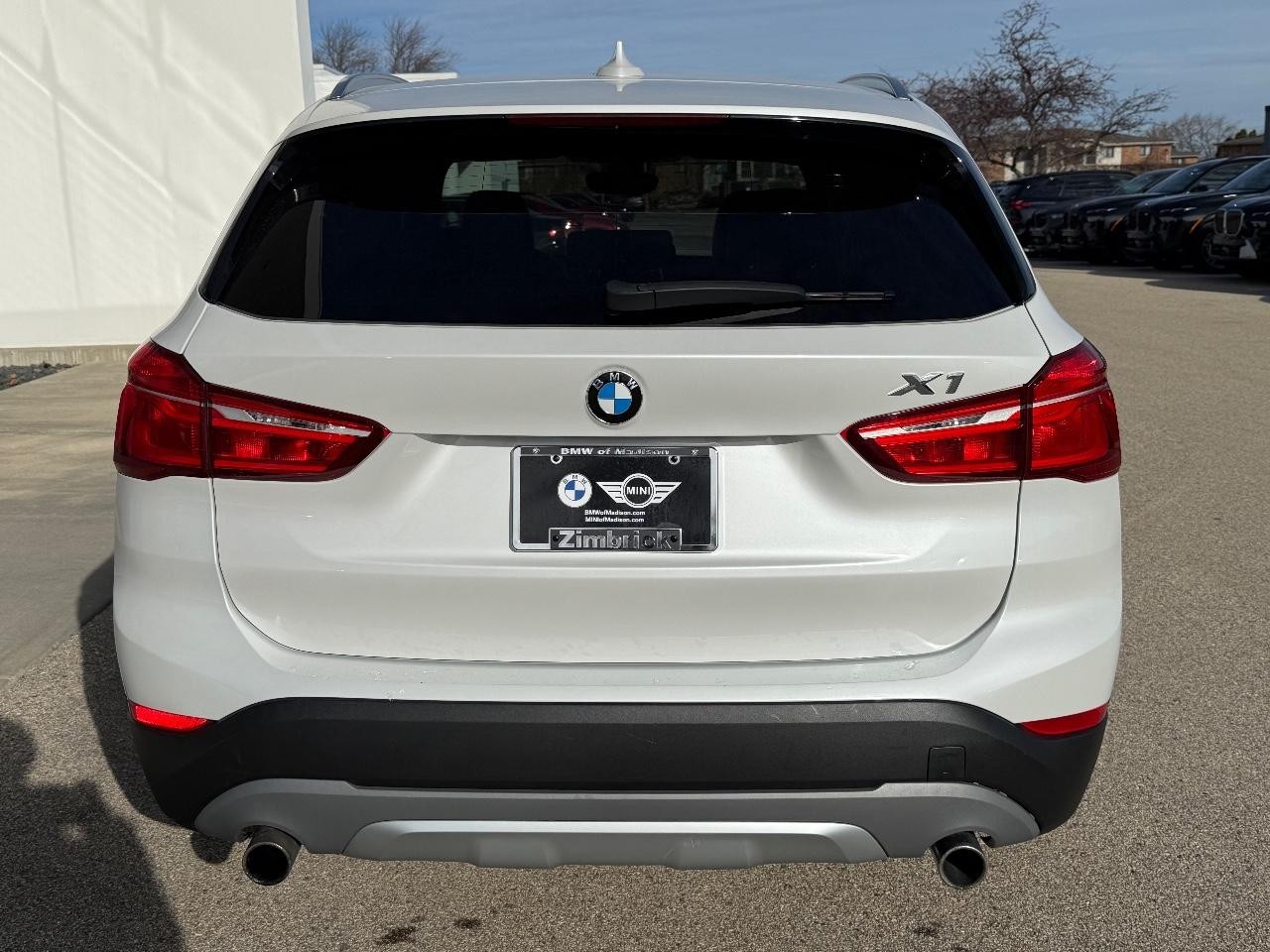 BMW X1 Vehicle Image 04