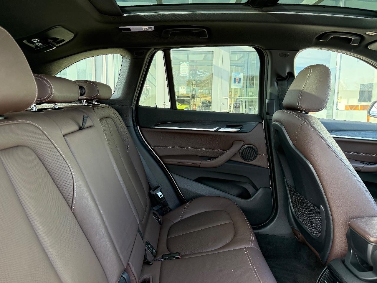 BMW X1 Vehicle Image 10