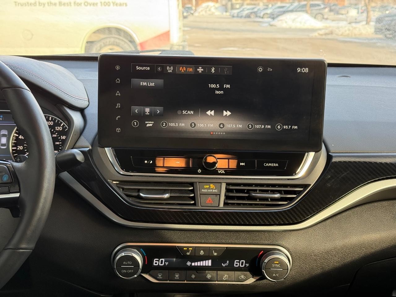 Nissan Altima Vehicle Image 12