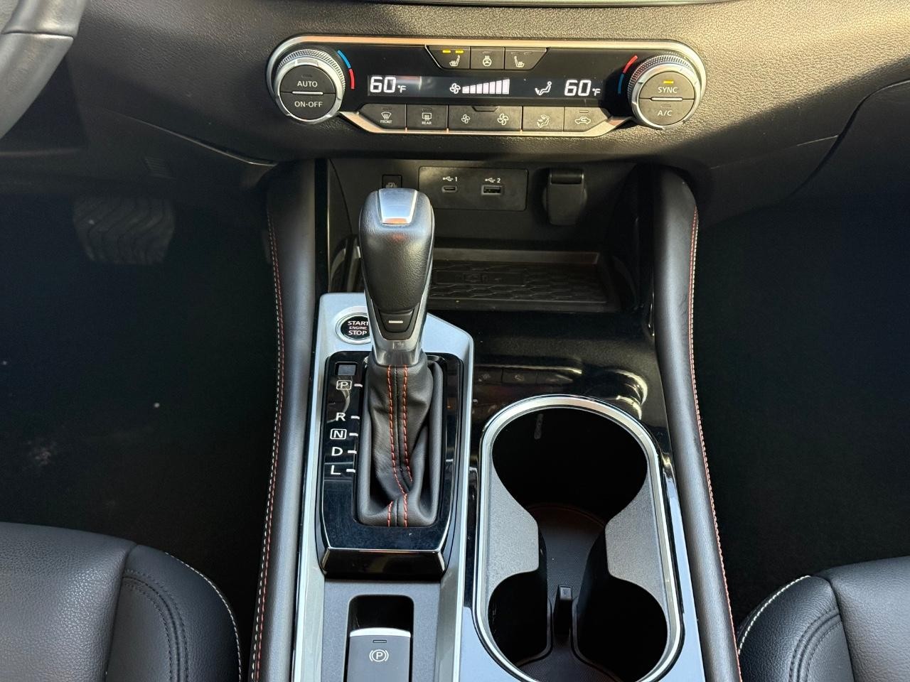 Nissan Altima Vehicle Image 13