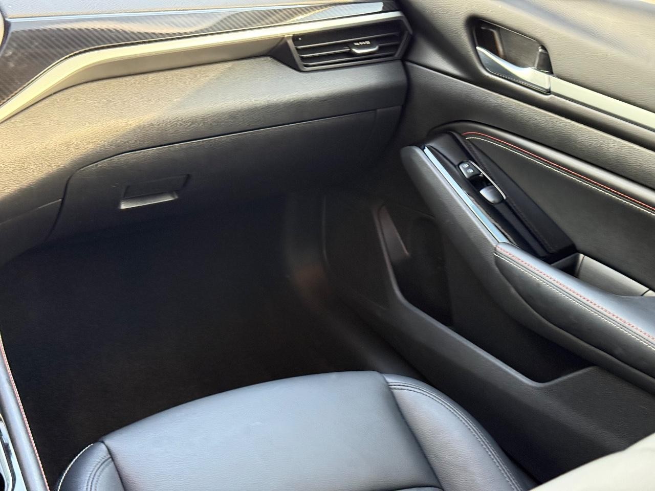 Nissan Altima Vehicle Image 15