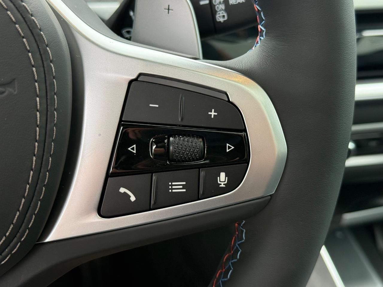 BMW X5 Vehicle Image 13