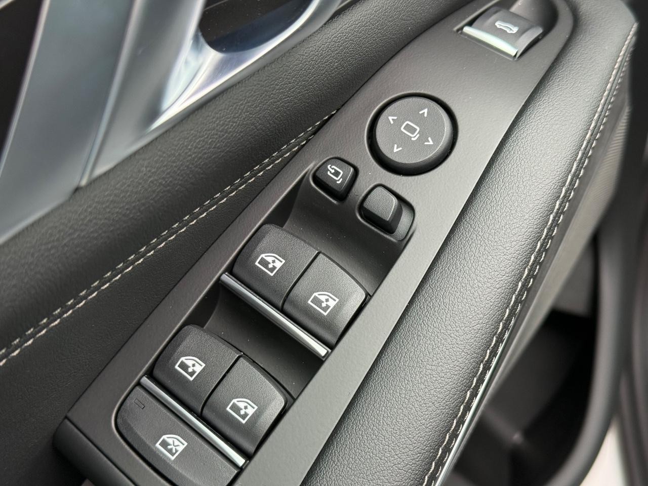 BMW X5 Vehicle Image 16