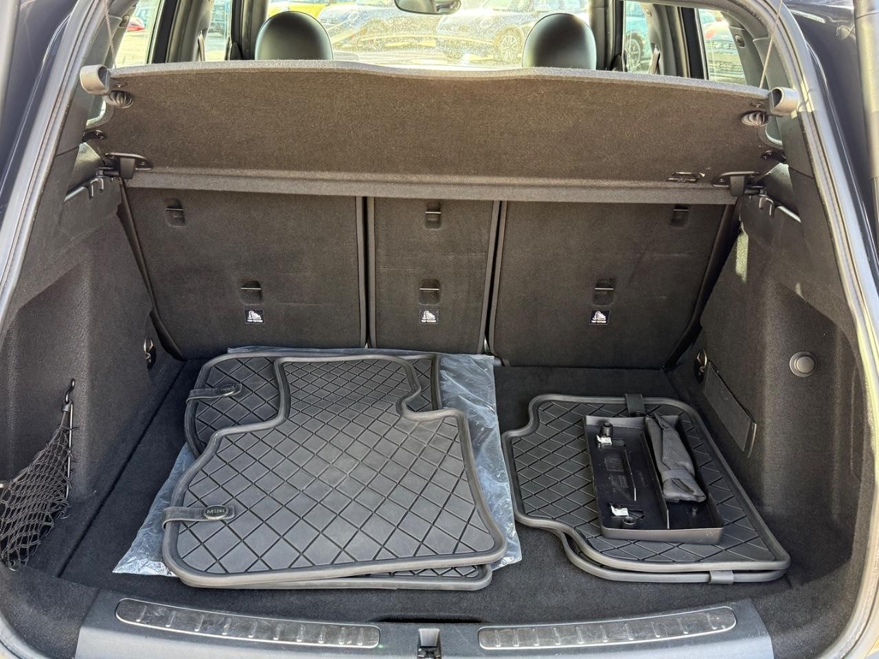 MINI Countryman Vehicle Image 05