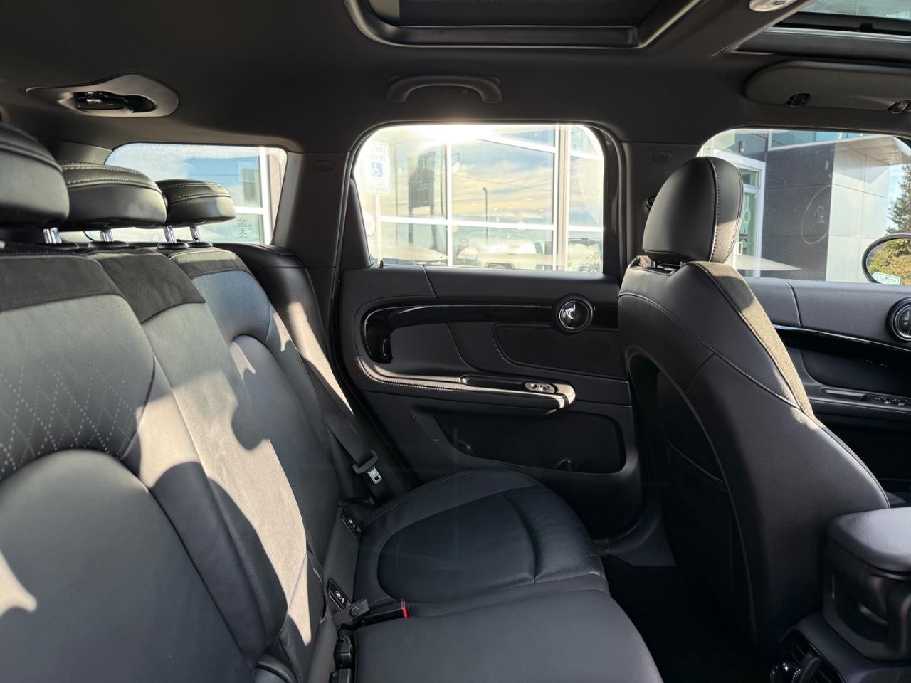 MINI Countryman Vehicle Image 10