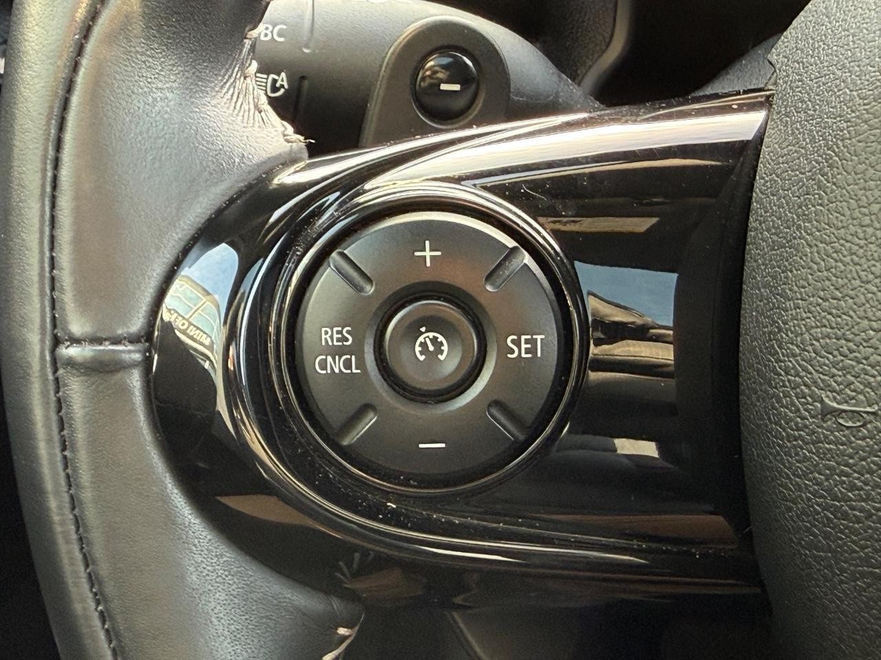 MINI Countryman Vehicle Image 16