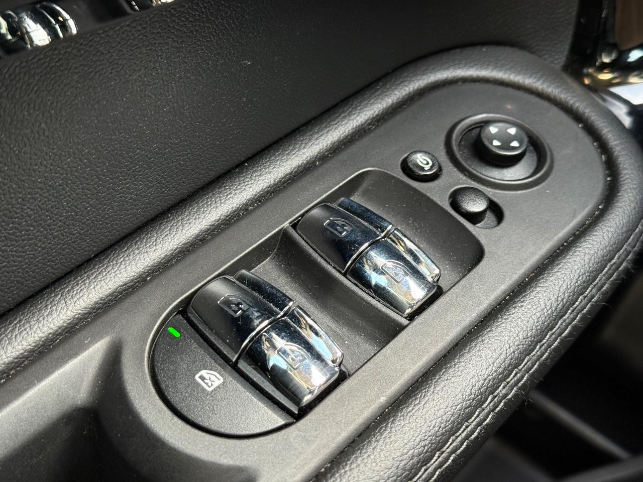 MINI Countryman Vehicle Image 22