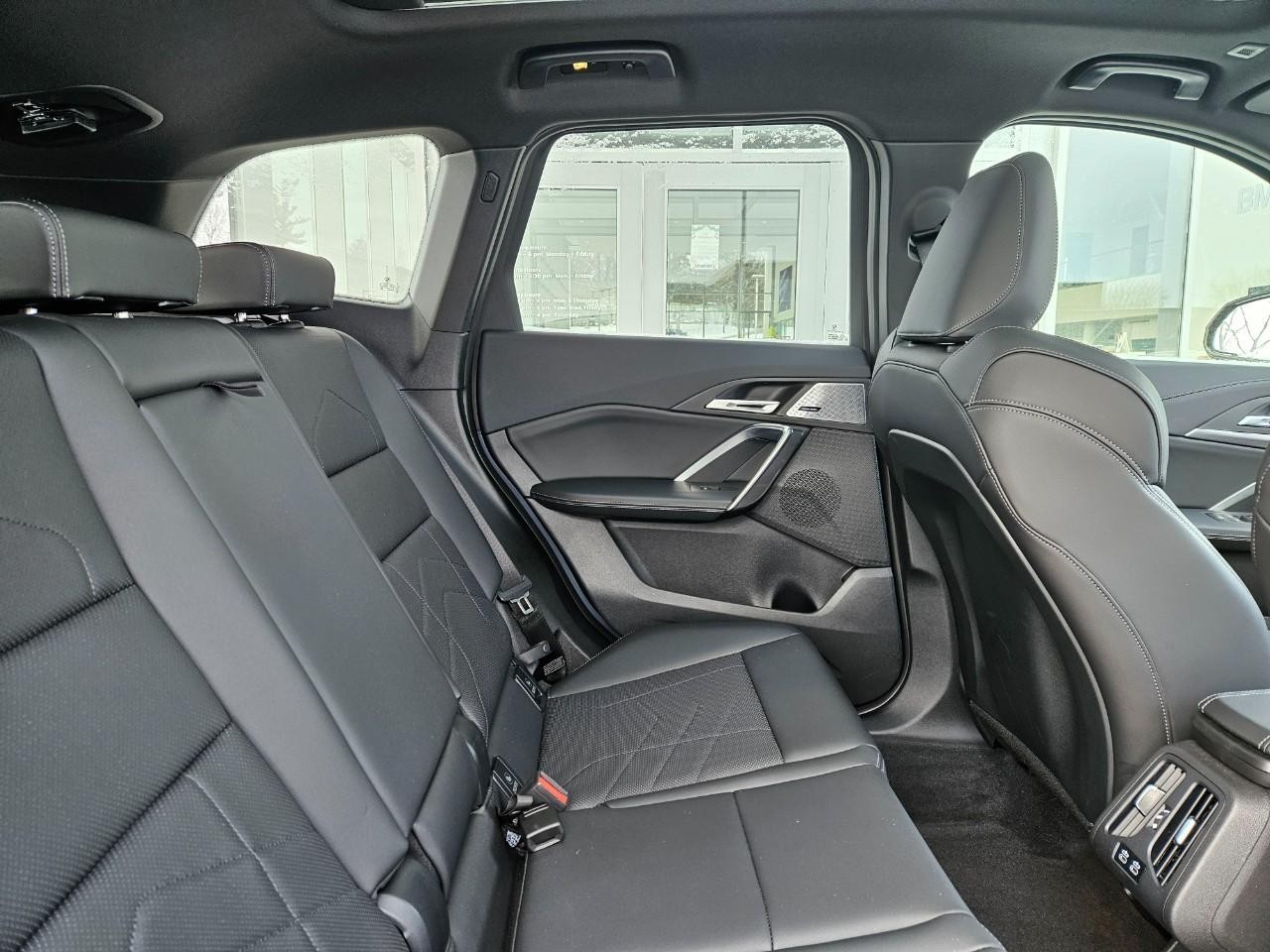 BMW X1 Vehicle Image 09