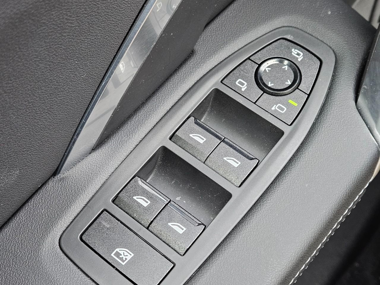 BMW X1 Vehicle Image 20