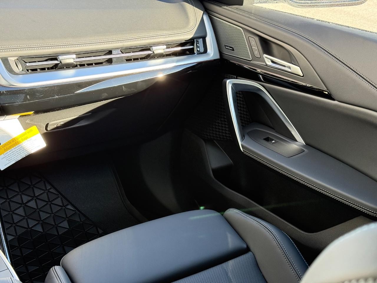 BMW X1 Vehicle Image 10