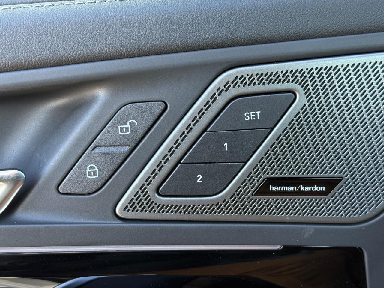 BMW X1 Vehicle Image 11