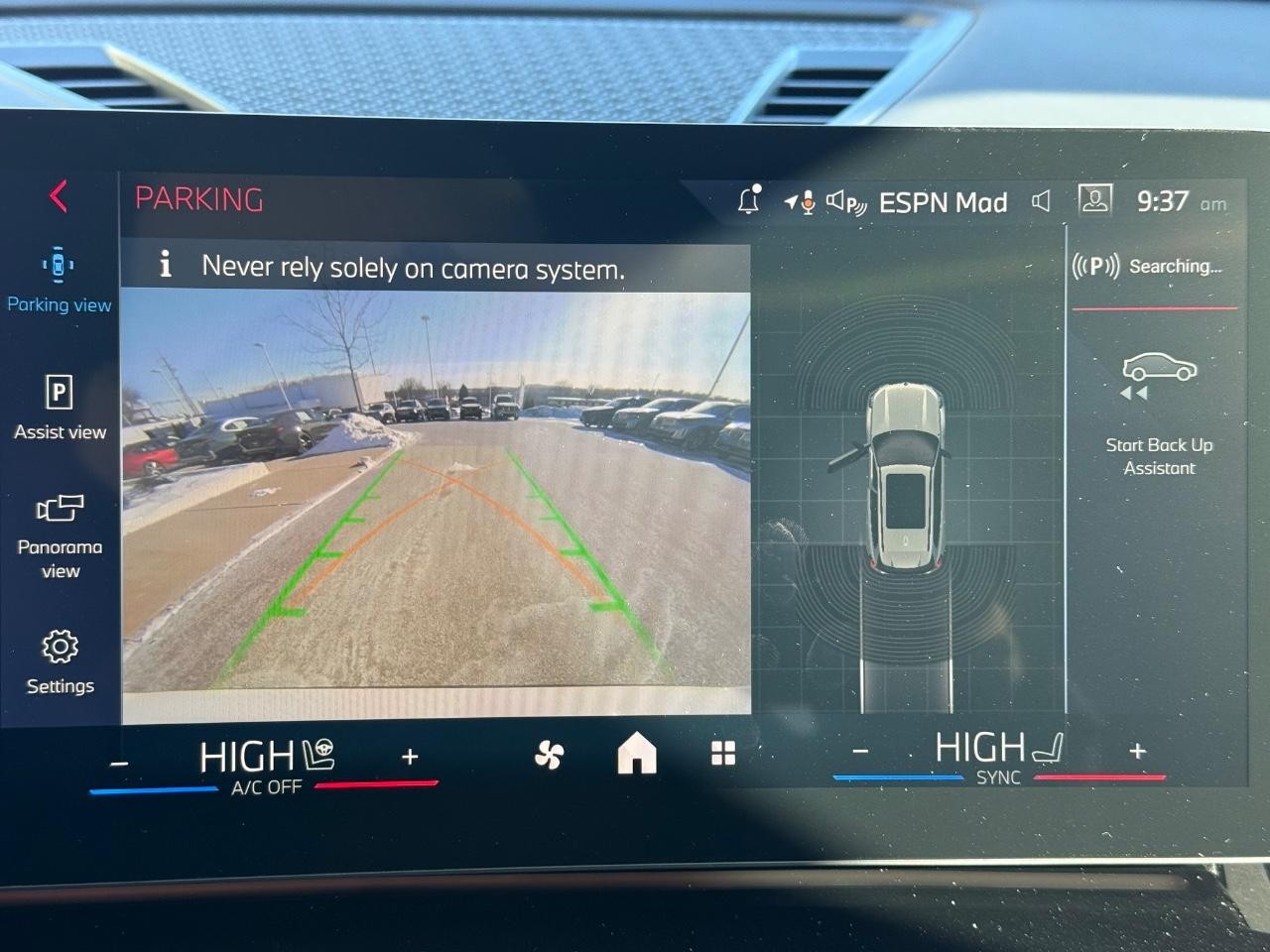 BMW X1 Vehicle Image 14