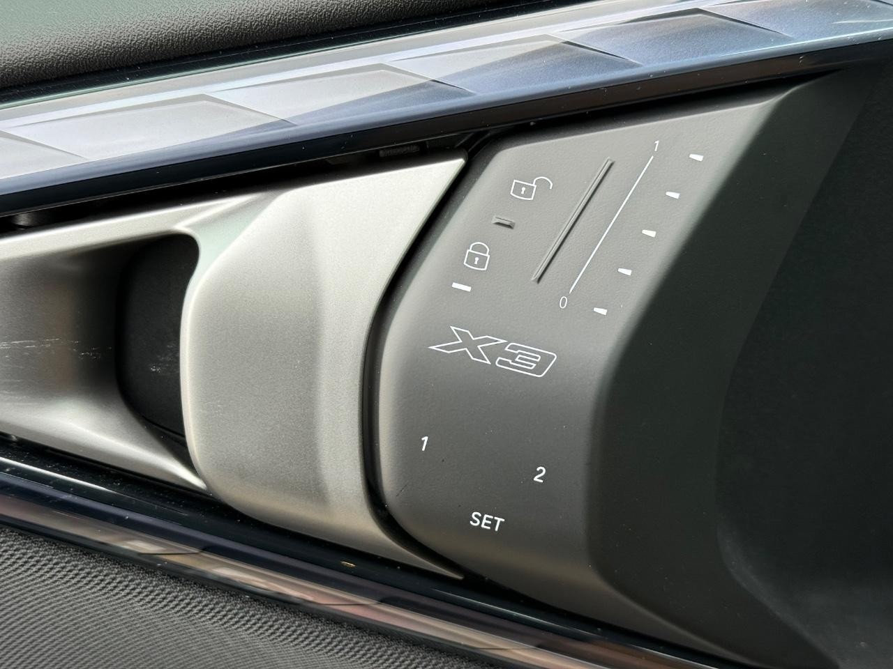 BMW X3 Vehicle Image 11