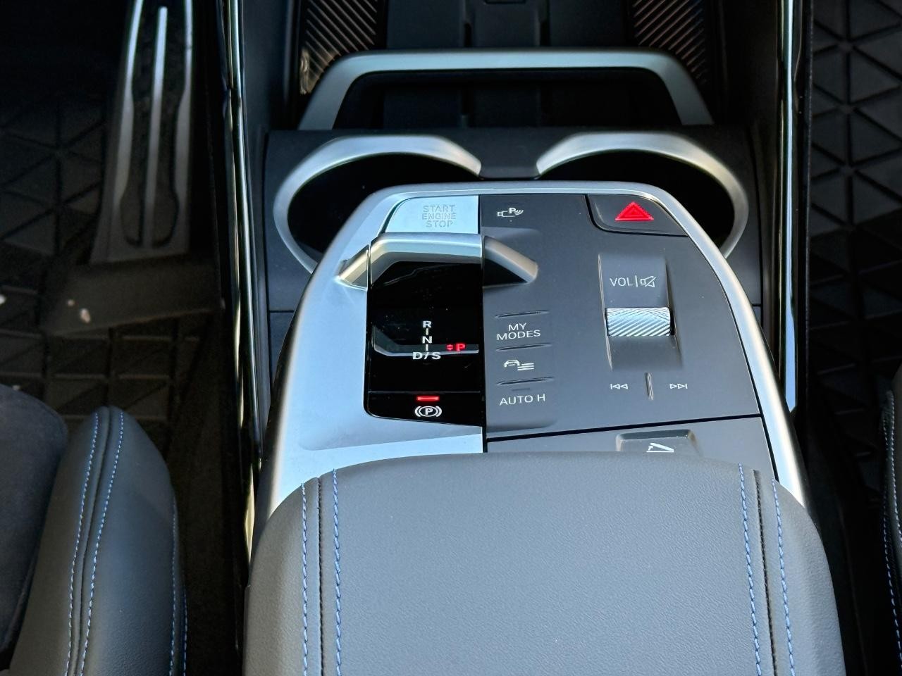 BMW X2 Vehicle Image 09