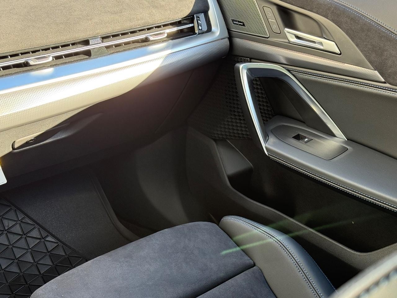 BMW X2 Vehicle Image 10