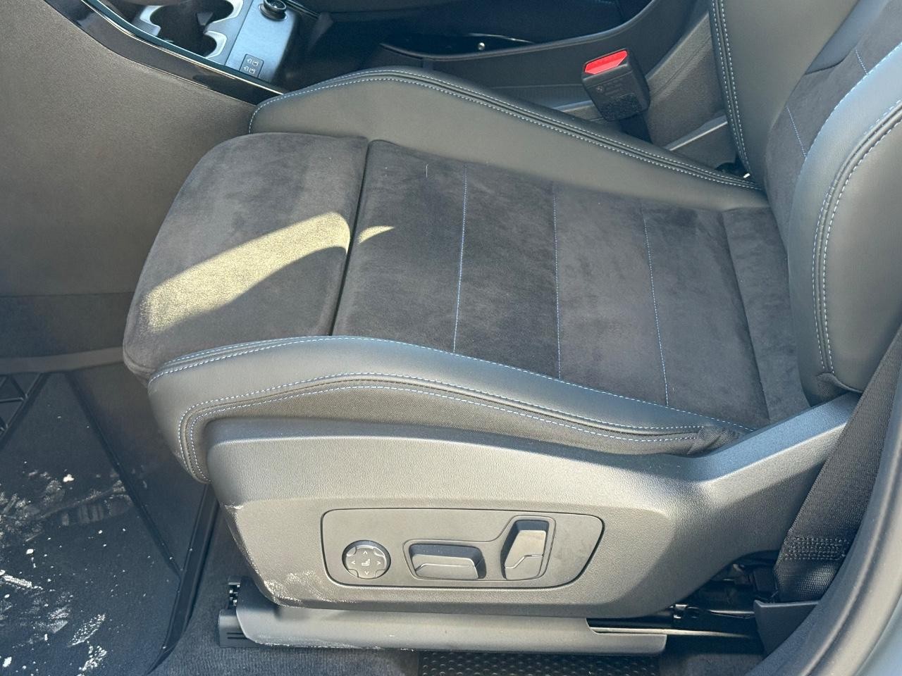 BMW X2 Vehicle Image 16