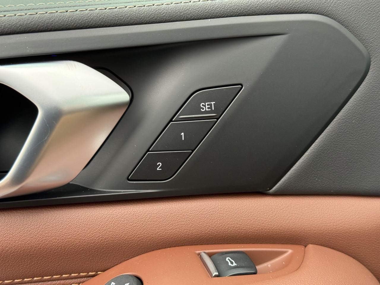 BMW X5 Vehicle Image 11