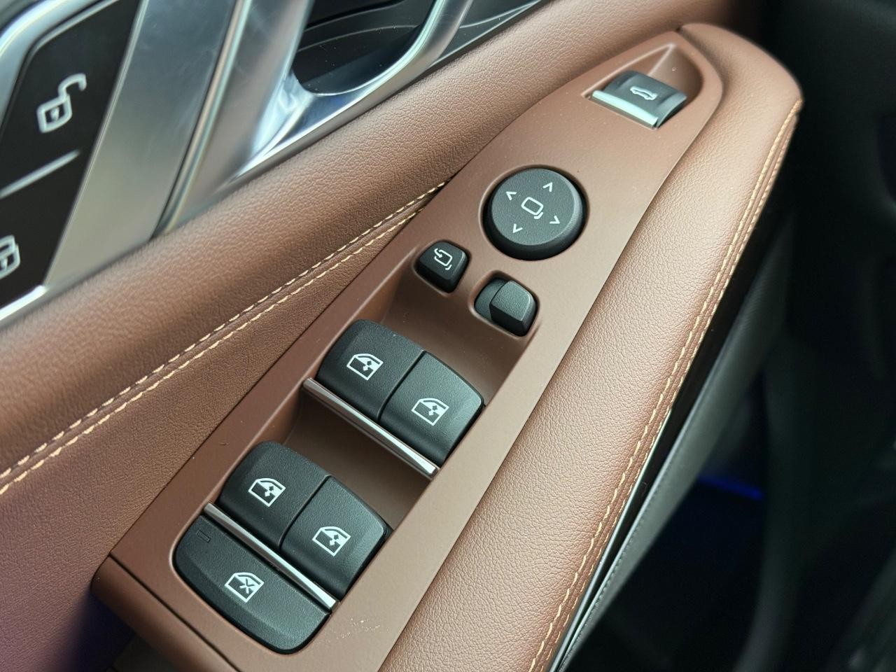 BMW X5 Vehicle Image 16