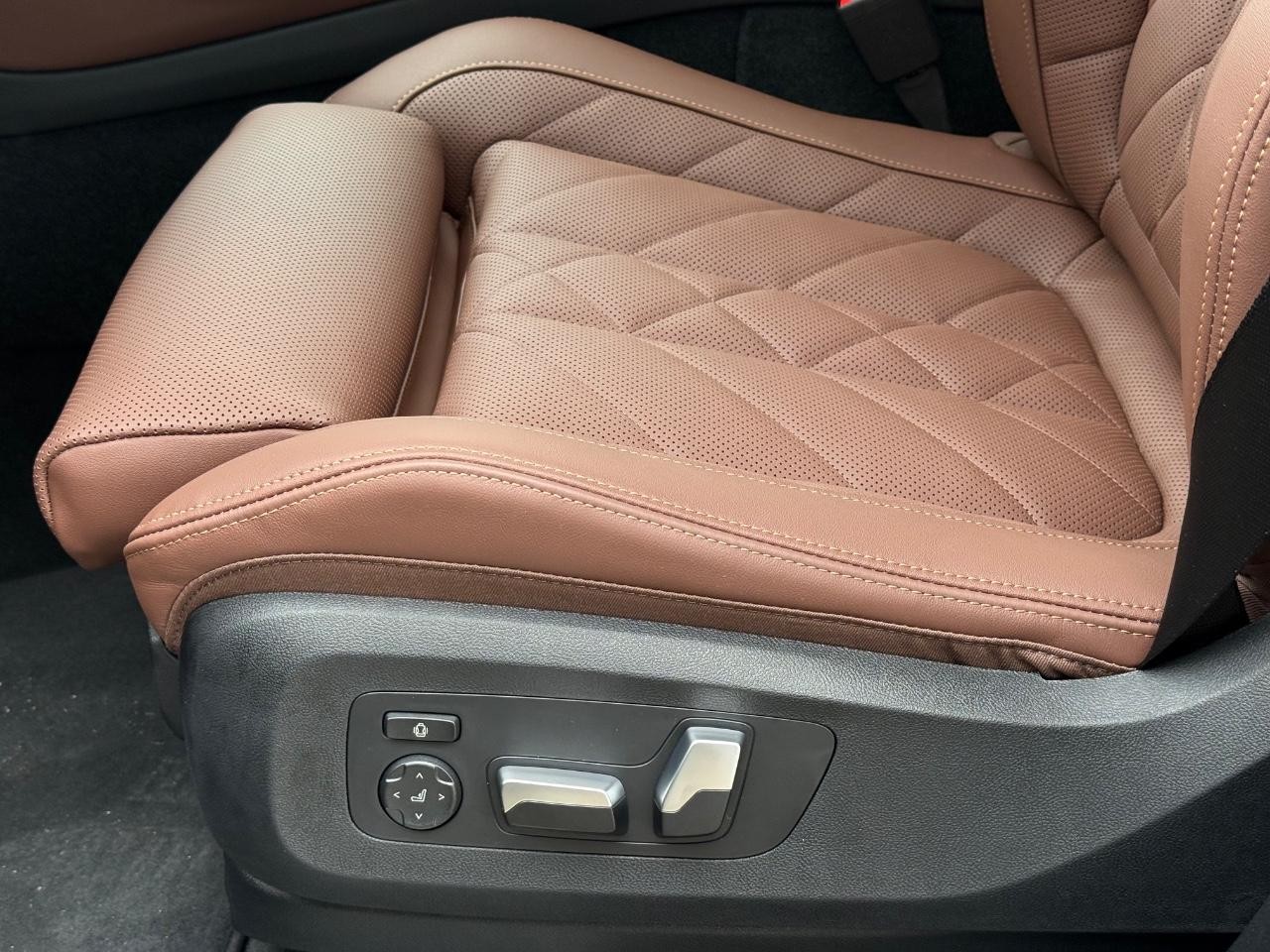 BMW X5 Vehicle Image 17