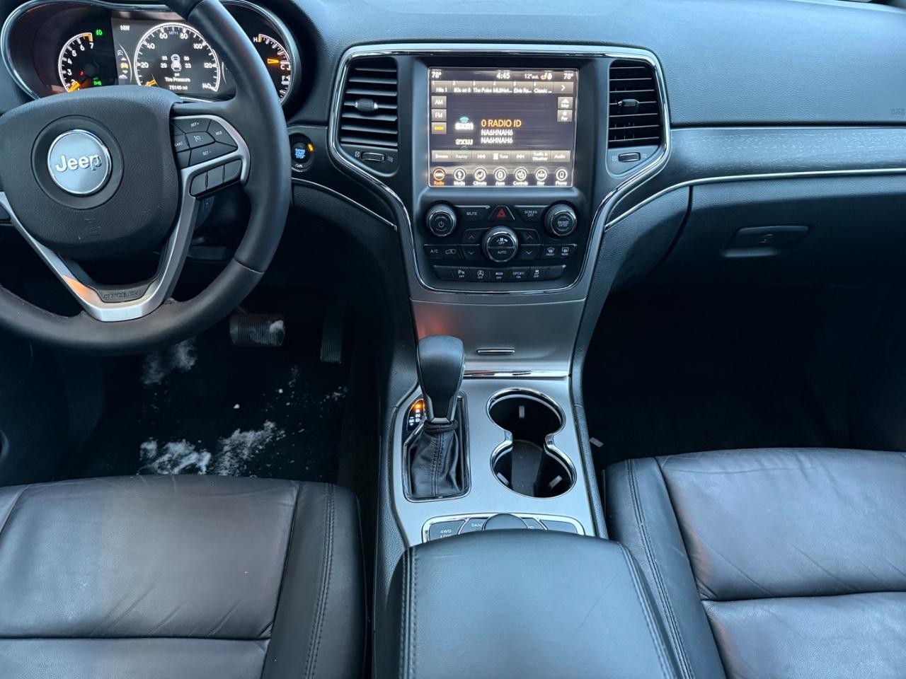 Jeep Grand Cherokee Vehicle Image 10