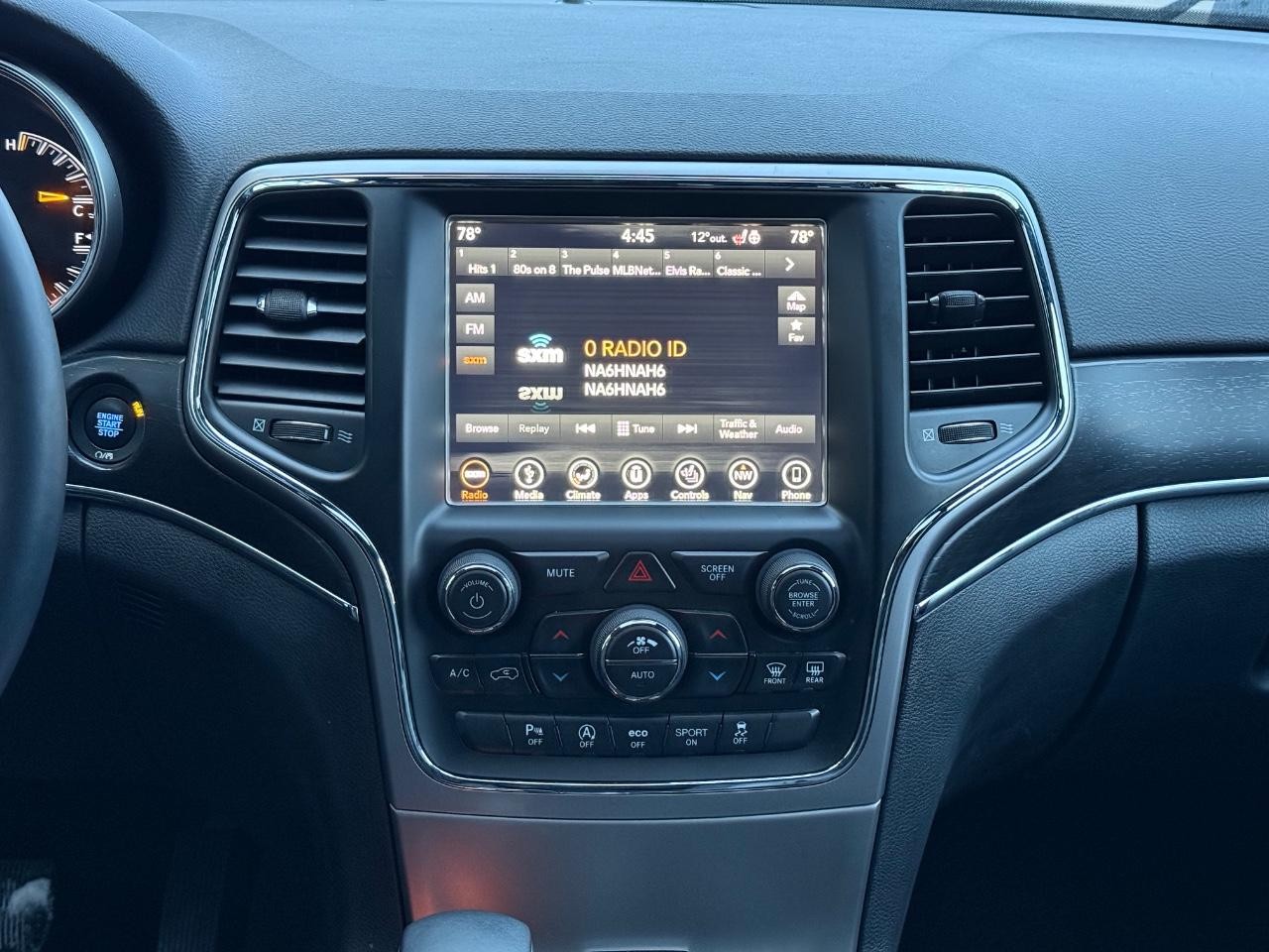 Jeep Grand Cherokee Vehicle Image 11