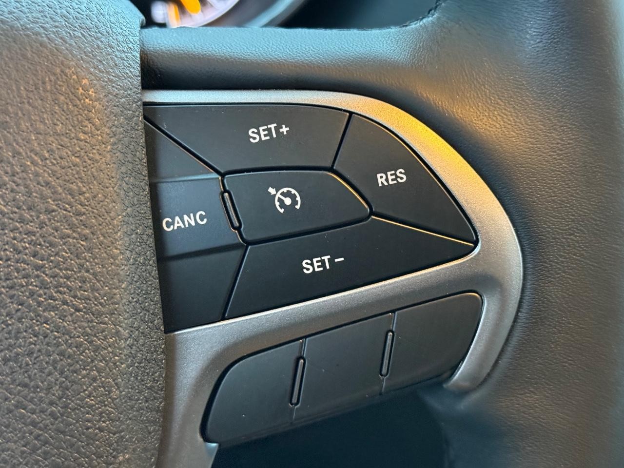 Jeep Grand Cherokee Vehicle Image 16