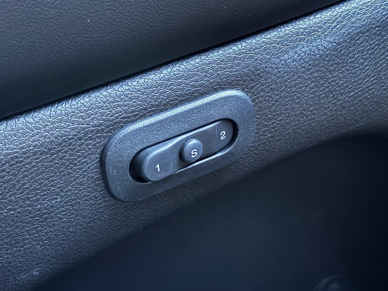 Jeep Grand Cherokee Vehicle Image 21