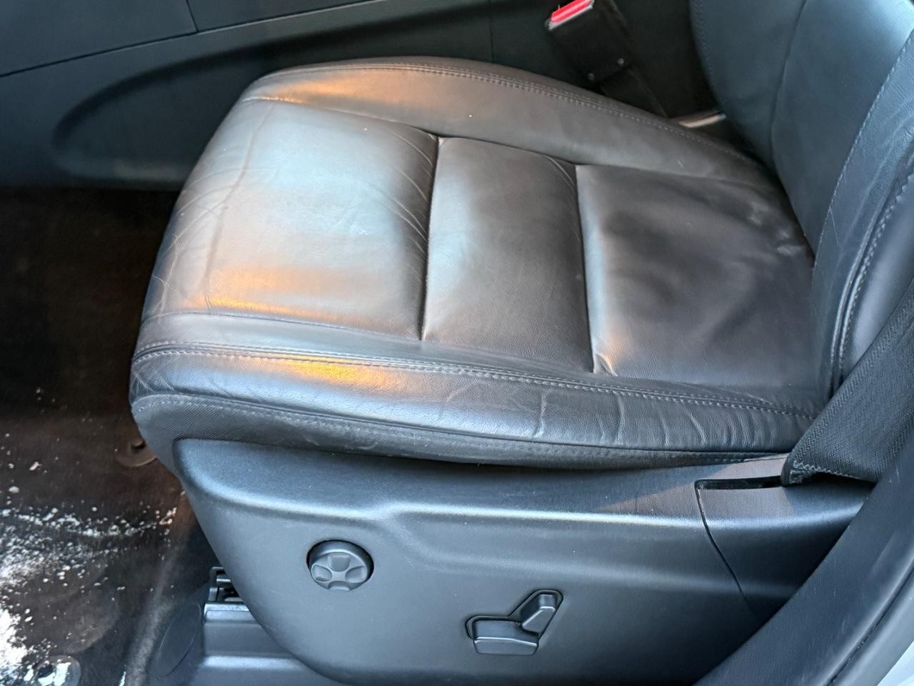 Jeep Grand Cherokee Vehicle Image 23