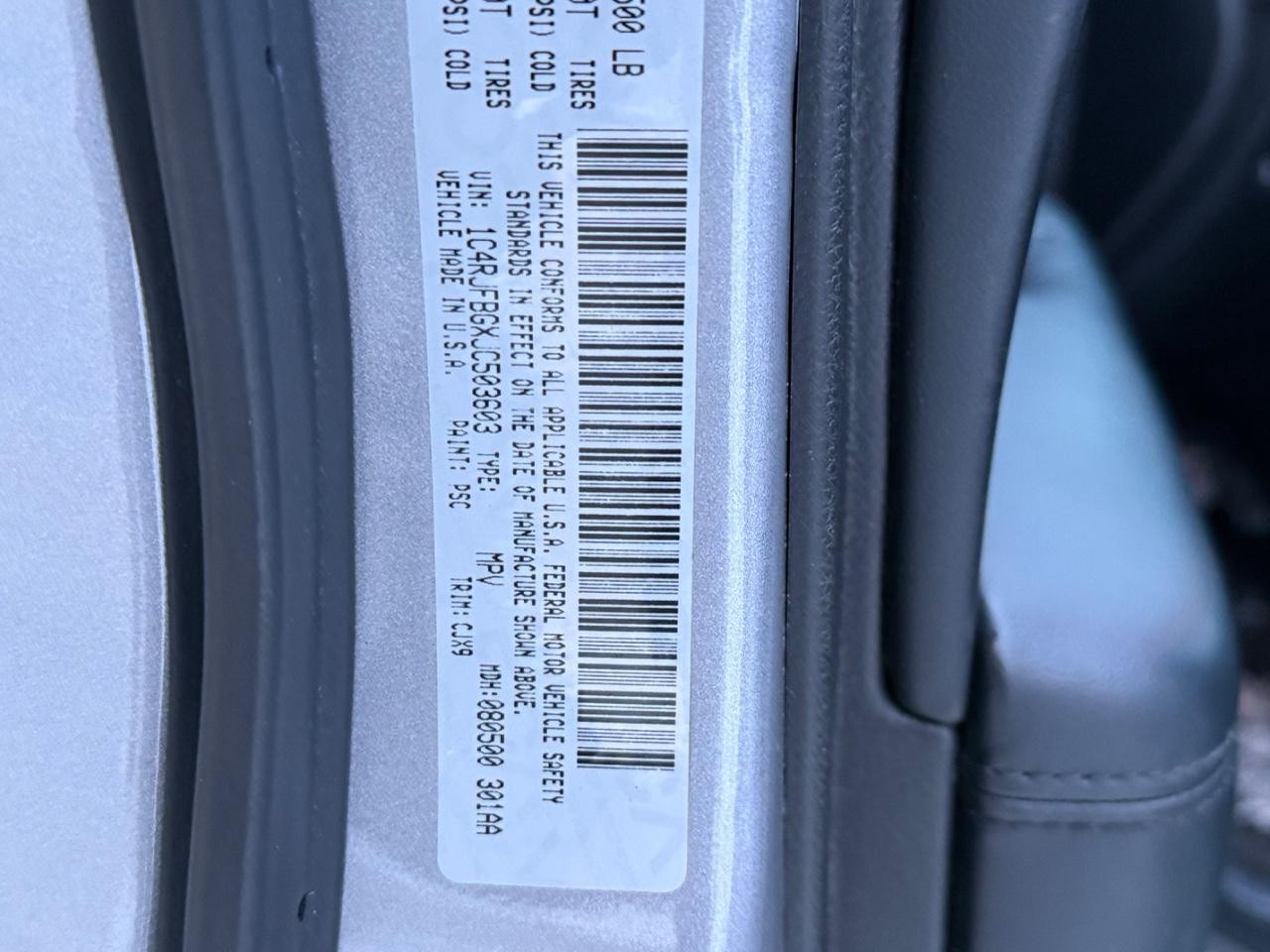 Jeep Grand Cherokee Vehicle Image 24