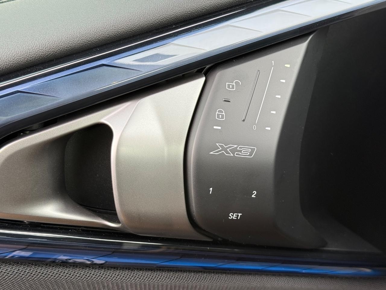 BMW X3 Vehicle Image 09